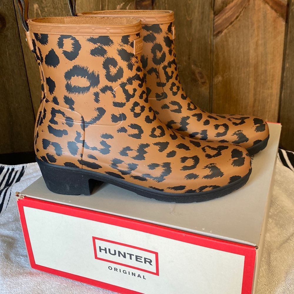 Hunter Women’s rain boot. Size 8.